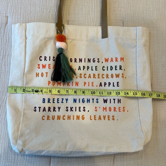 Fall bag tote with tassel detail - Picture 5 of 7